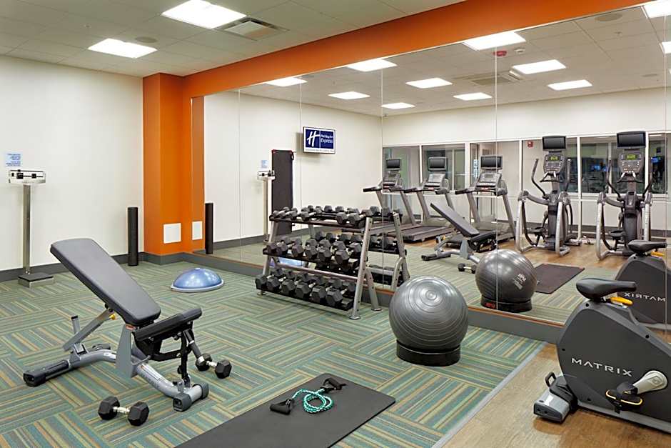 Holiday Inn Express and Suites Cincinnati North Liberty Way By IHG