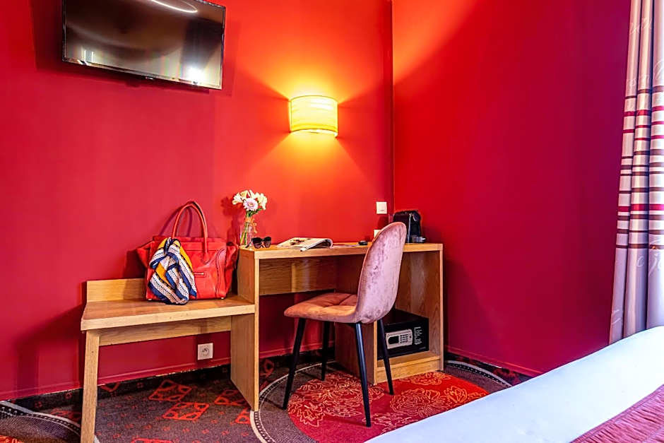 Hotel Ariane Montparnasse by Patrick Hayat