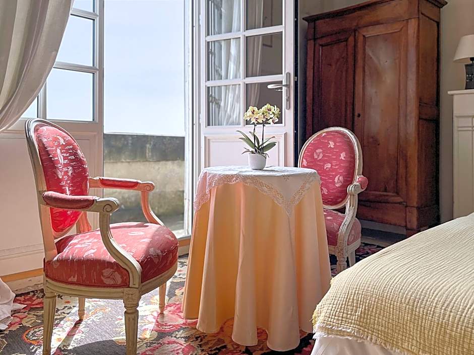 LE PRESBYTÈRE DE LA CITE ROYALE DE LOCHES