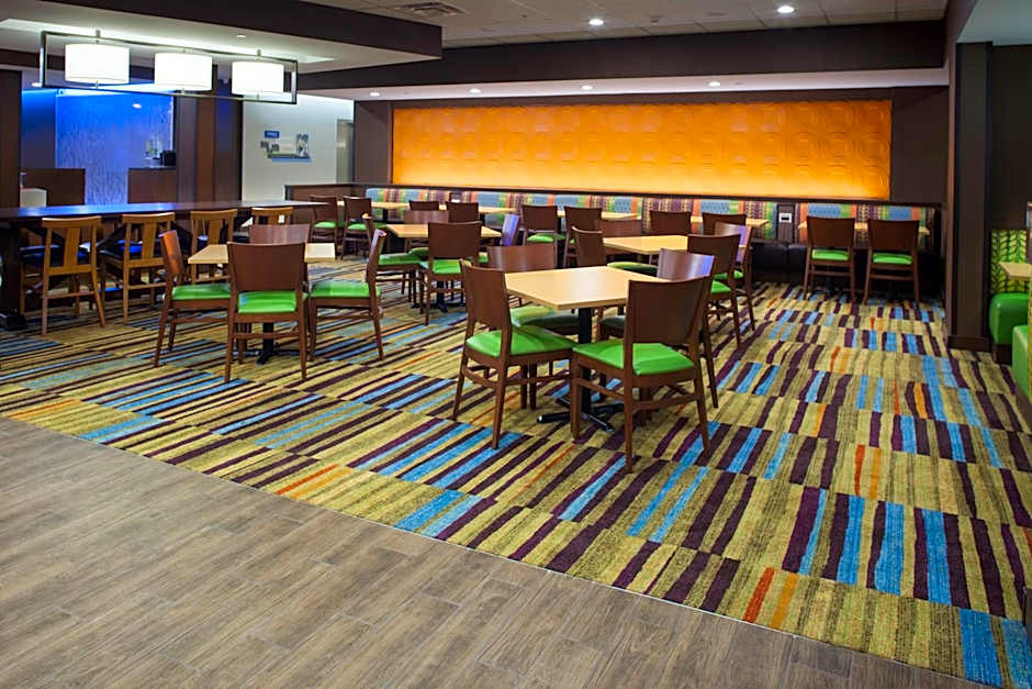 Fairfield Inn & Suites by Marriott Detroit Canton