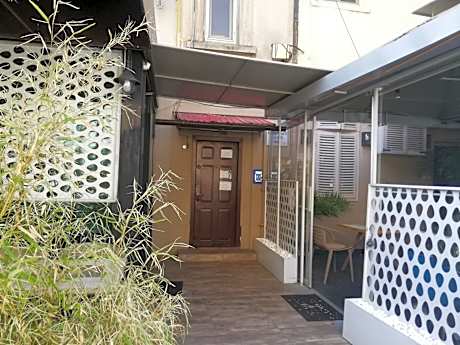 Private room at Ceausescu's place in Old City Unirii Square
