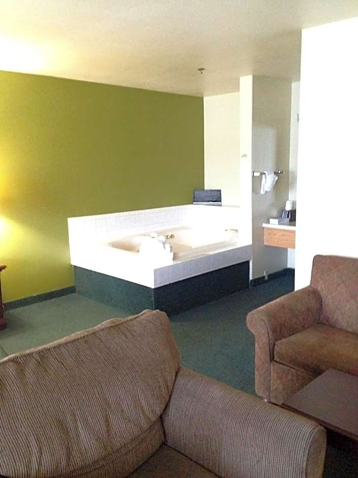 Super 8 by Wyndham McCall