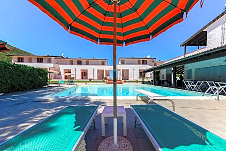 Elba Island Resort Pool & Tennis