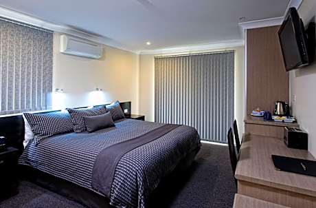 Standard Double Room with Spa Bath