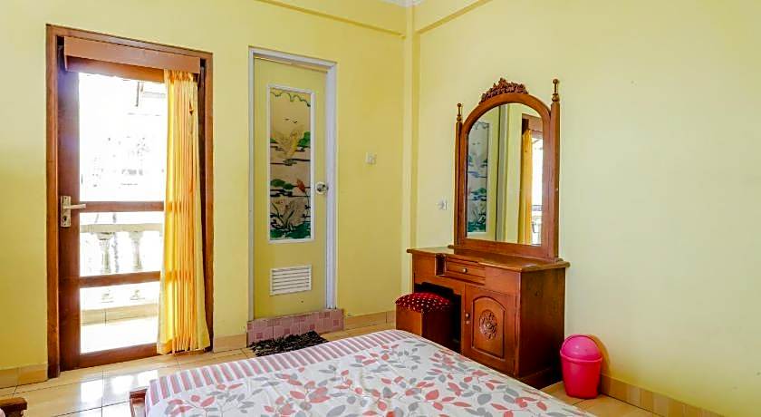 Adinda Beach Hotel and Villa