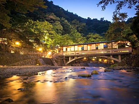 Japanese-Western Style Room with Open-Air Bath