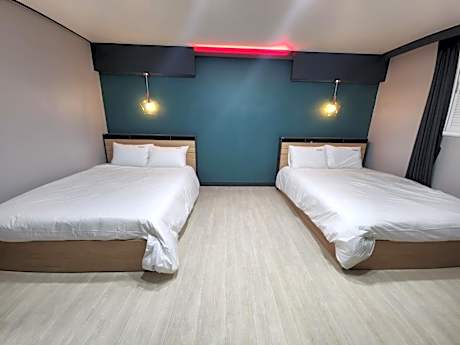 Deluxe Double or Twin Room with City View