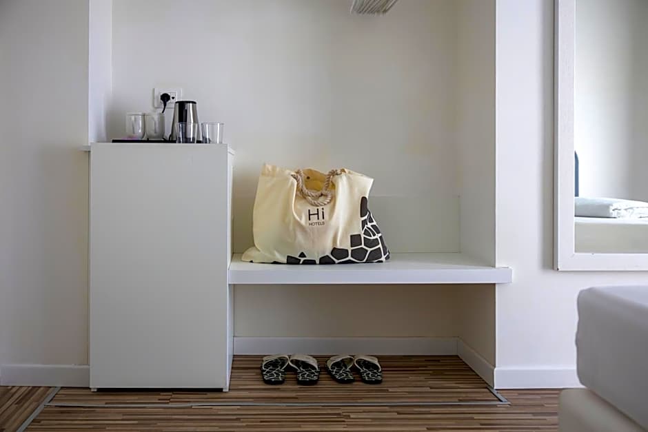 Hi Hotels Torbole - Heated Outdoor Pool & Spa