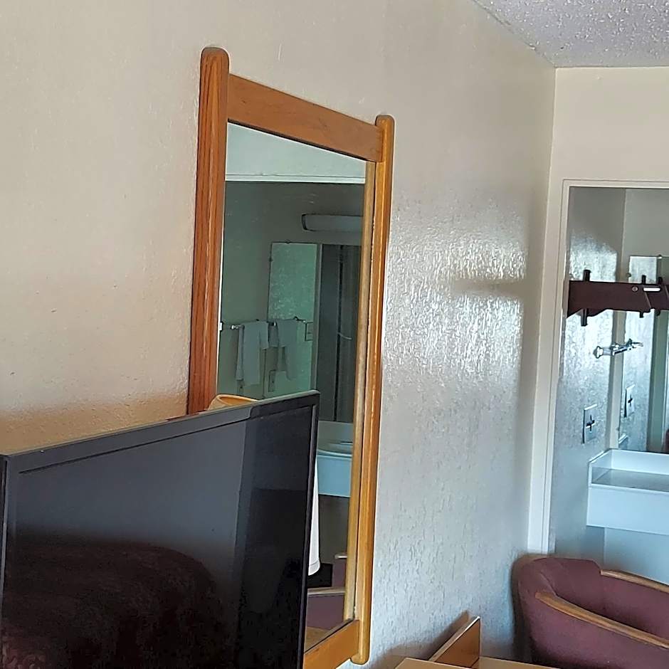 University Inn & Suites Brownsville