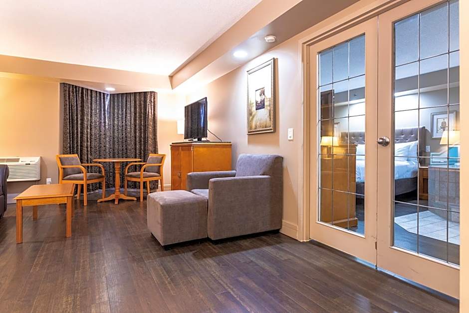 Royal Hotel West Edmonton, Trademark Collection by Wyndham