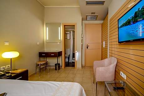 Budget Double Room with Small Double Bed