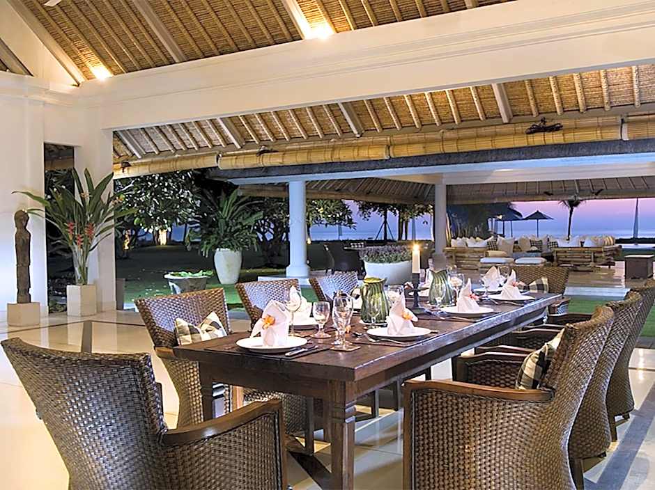 Villa Atas Ombak