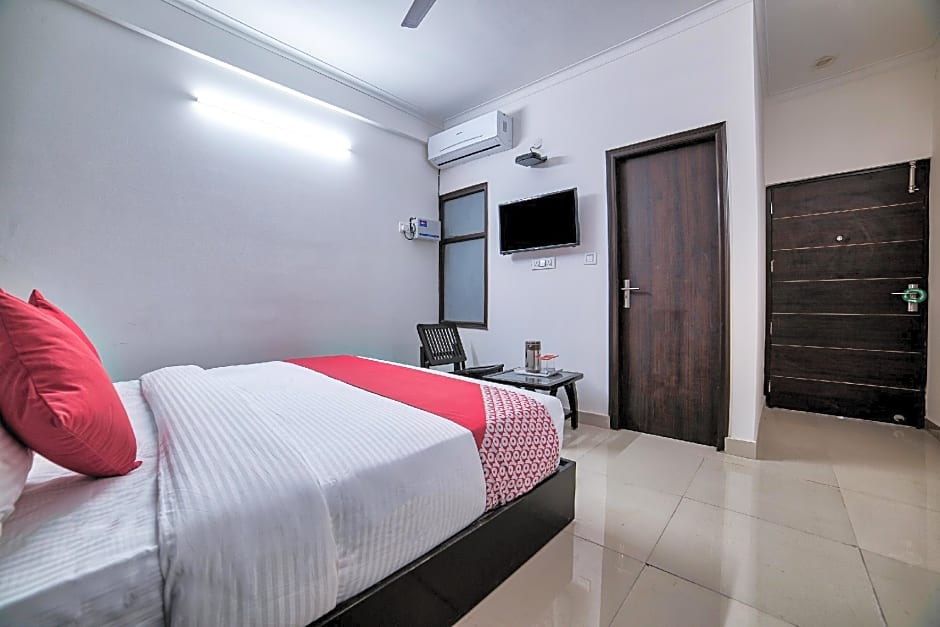 Hotel O Crown Residency