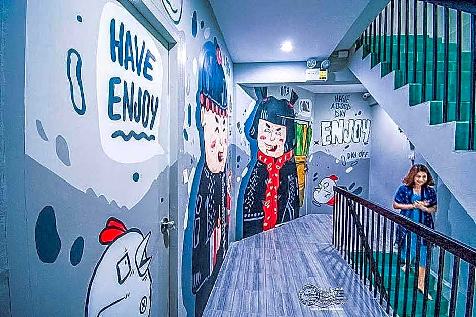 Lazy Gibbon 1 Chiang Mai - Tha Phae Gate