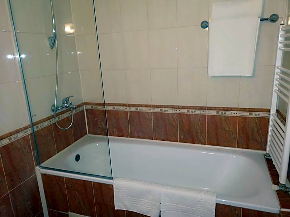 Terra Europe Brontes Hotel