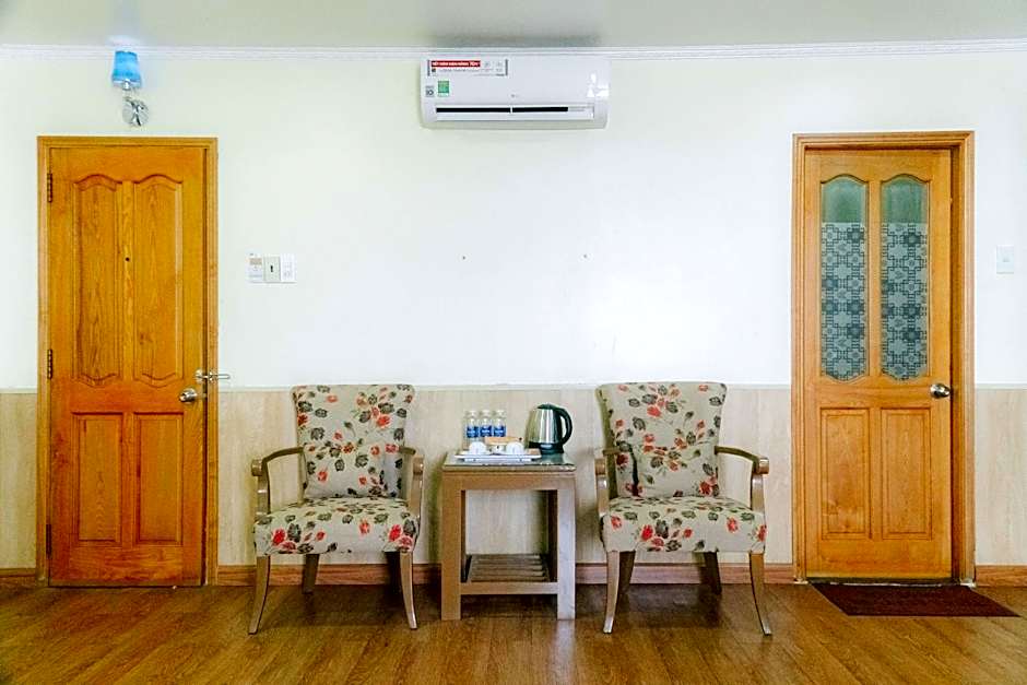 Linh Phuong 8 Hotel - 24 Hours Stay