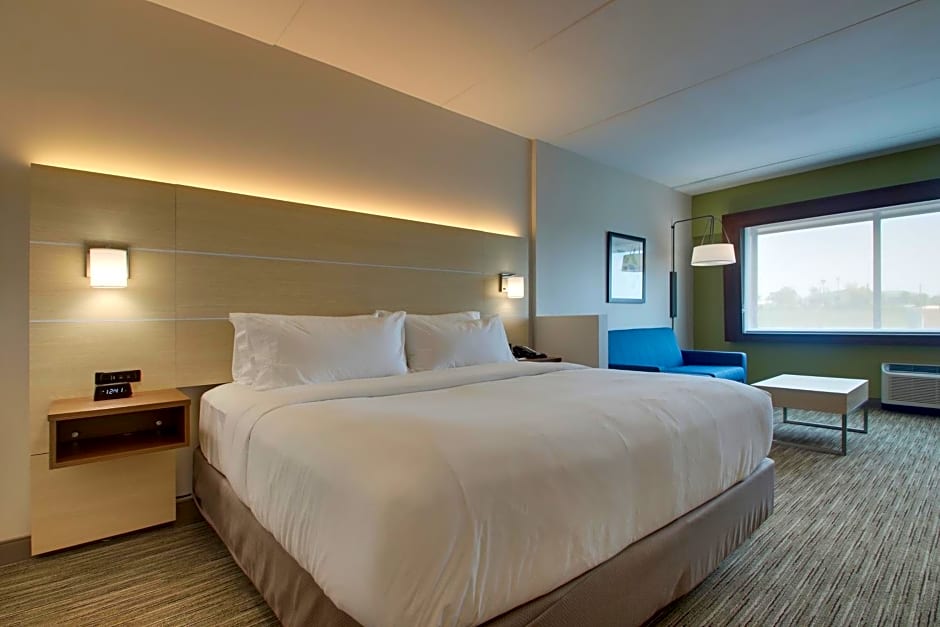 Holiday Inn Express & Suites Elizabethtown North By IHG