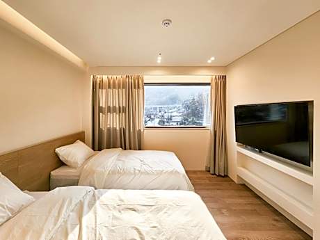 Large Twin Room