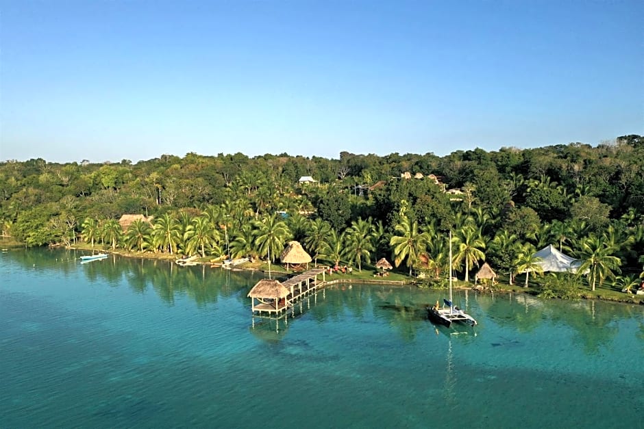 Cayuco Maya