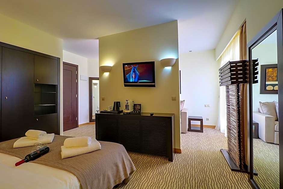 Photo 1 of 5 of Suite