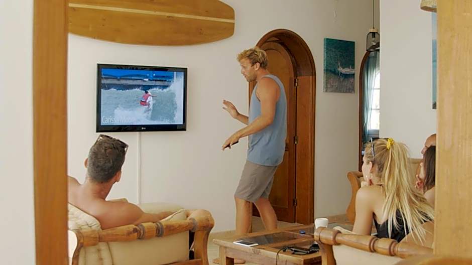 Pura Vida Surf House