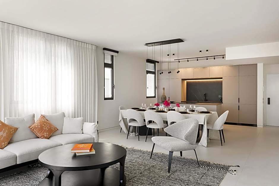 High Living Sea View by Five Stay