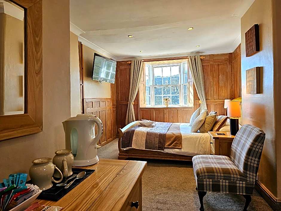 Photo 1 of 7 of Deluxe 1 King Bed