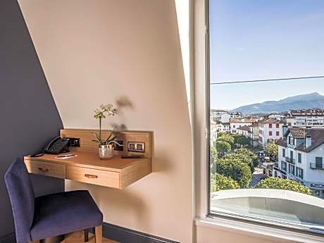 Deluxe King Room - Upper Floor
