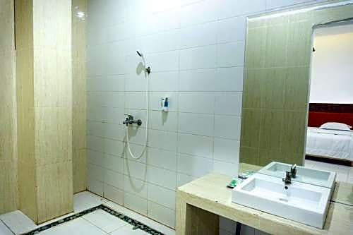 RedDoorz Plus @ Ende City Center