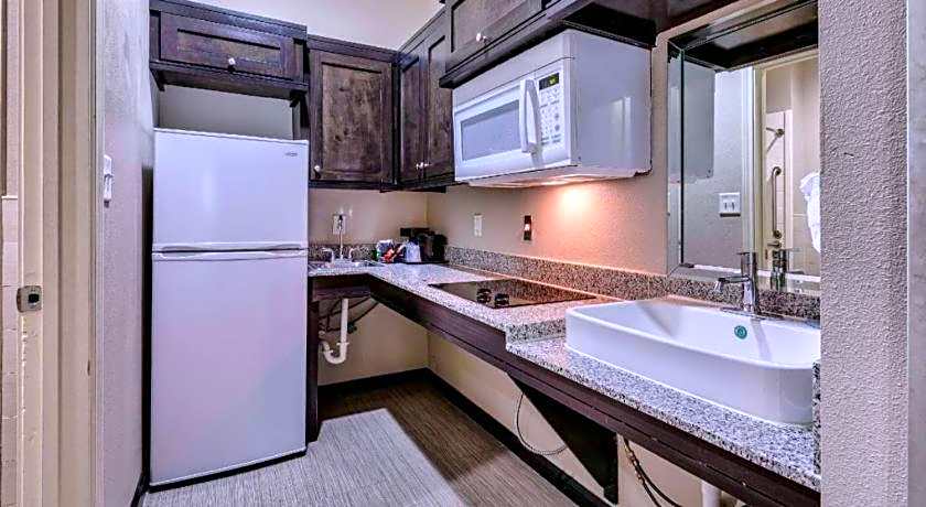 Americas Best Value Inn & Suites IAH Airport North