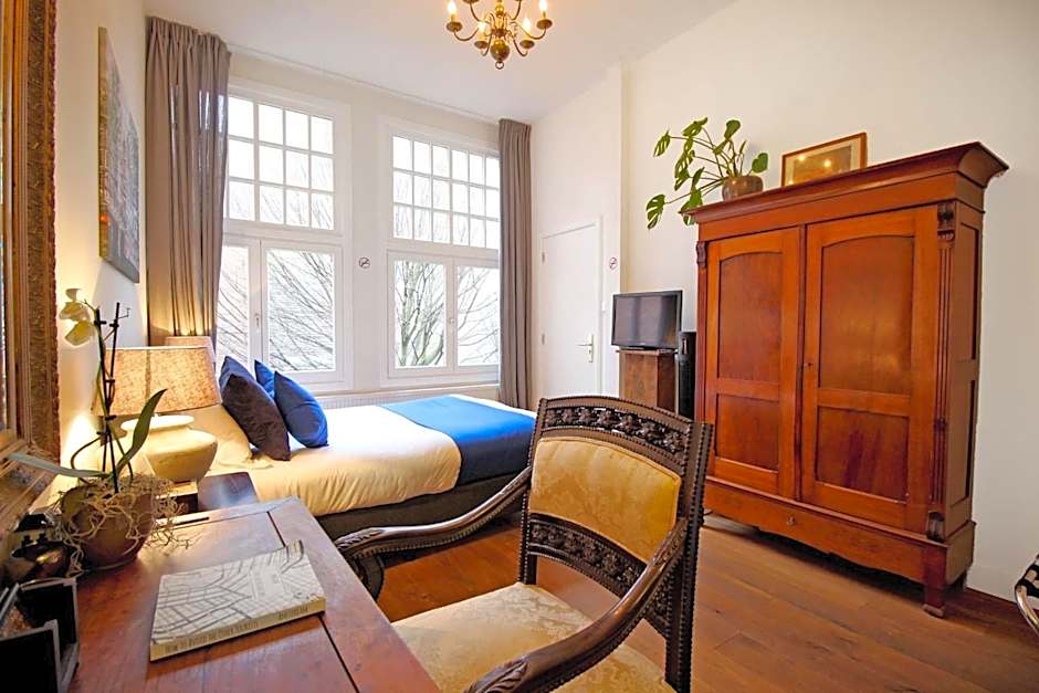 New monumental garden view Studio
