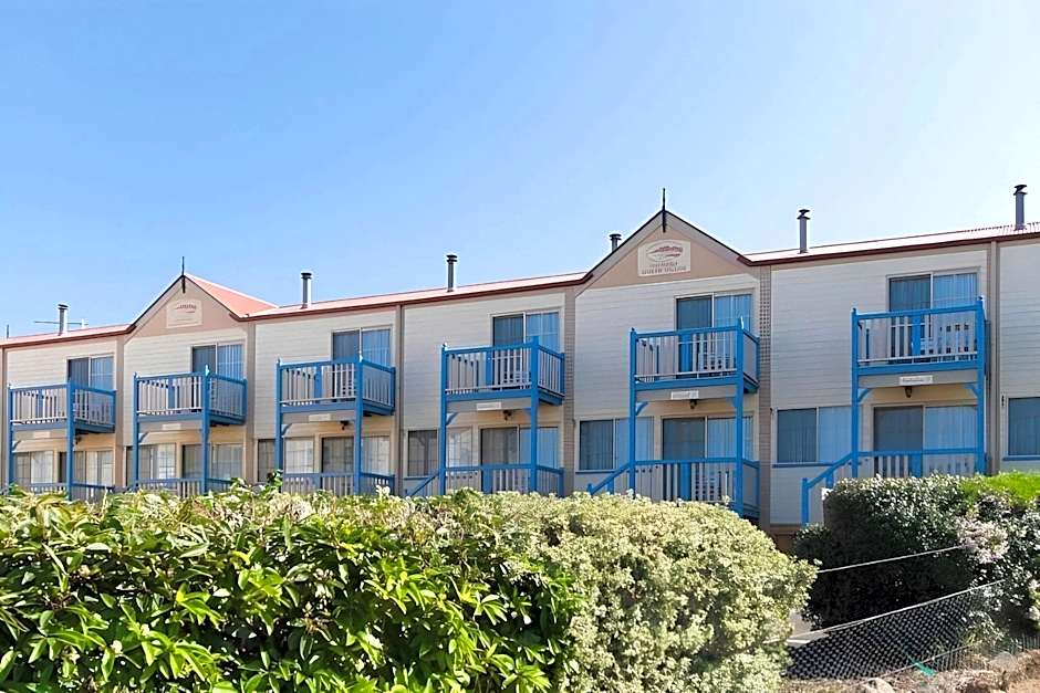 Amoshouse & Swansea Ocean Villas