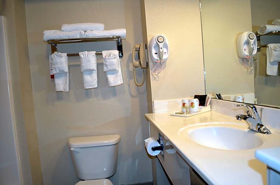 Super 8 by Wyndham Irving/DFW Apt/North