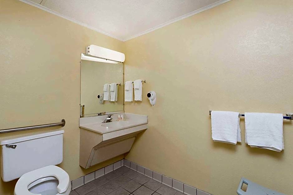 Days Inn by Wyndham Dover Downtown