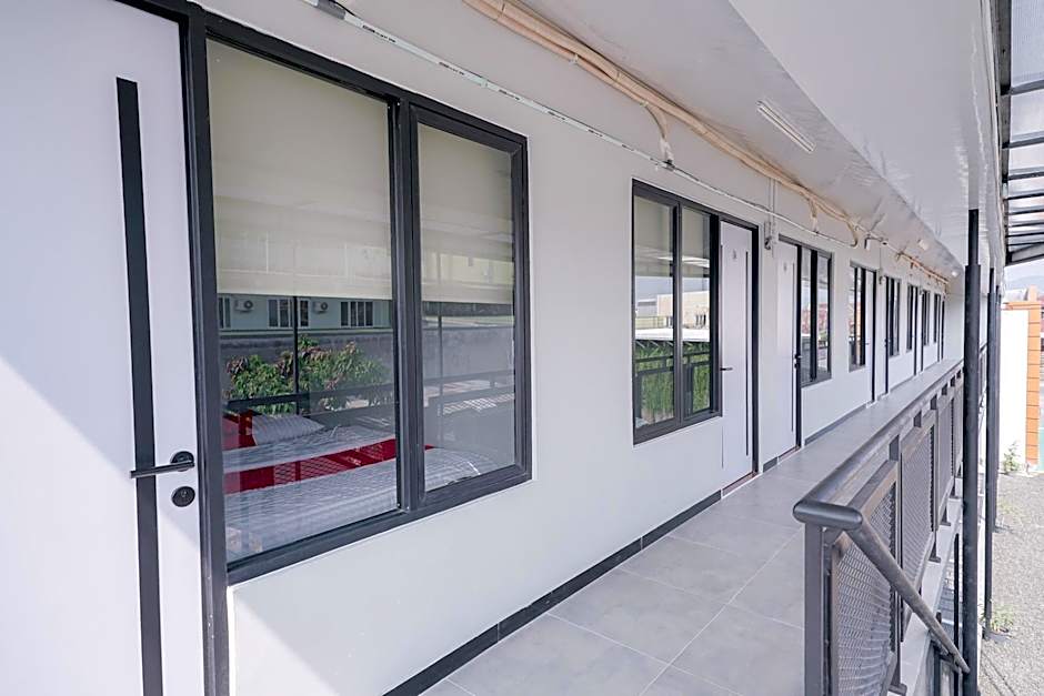 RedDoorz Plus Syariah @ Jalan Endro Suratmin Lampung