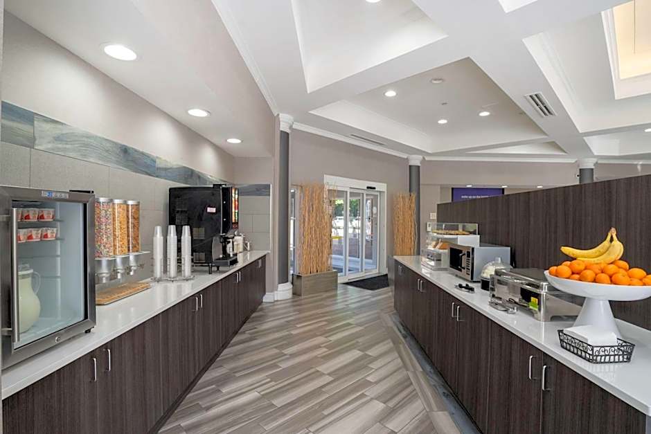 La Quinta Inn & Suites by Wyndham Birmingham Hoover