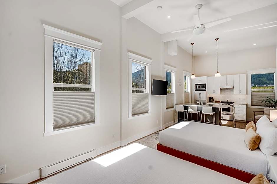 Stirling All Suites Hotel