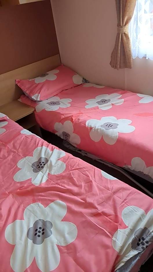 Skegness Butlins 8 Berth Caravan