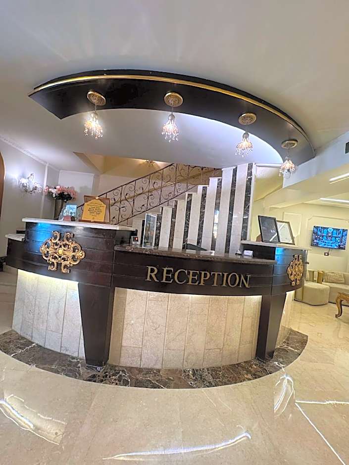 Queens Suite Hotel