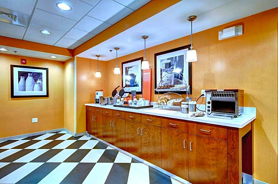 Hampton Inn & Suites Harrisburg