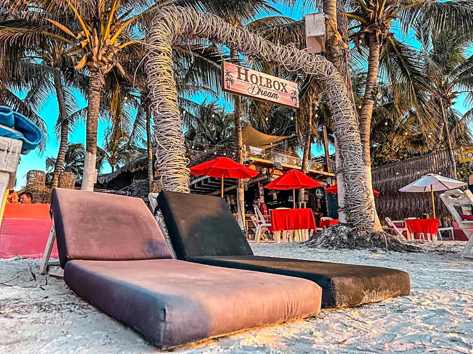 Holbox Dream Beachfront Hotel