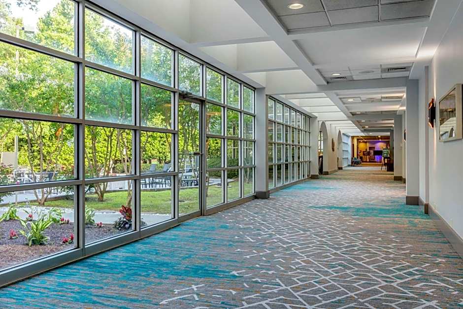 DoubleTree by Hilton Perimeter Park