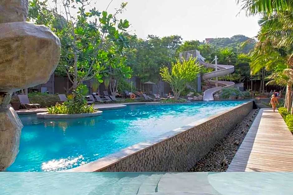 Sea View Spacious Condo At Pattaya