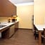La Quinta Inn & Suites by Wyndham Houston Nw Beltway 8 / West Rd