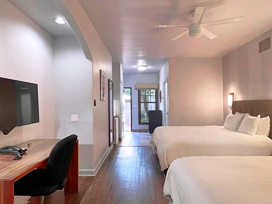 Casa Del Mar Inn