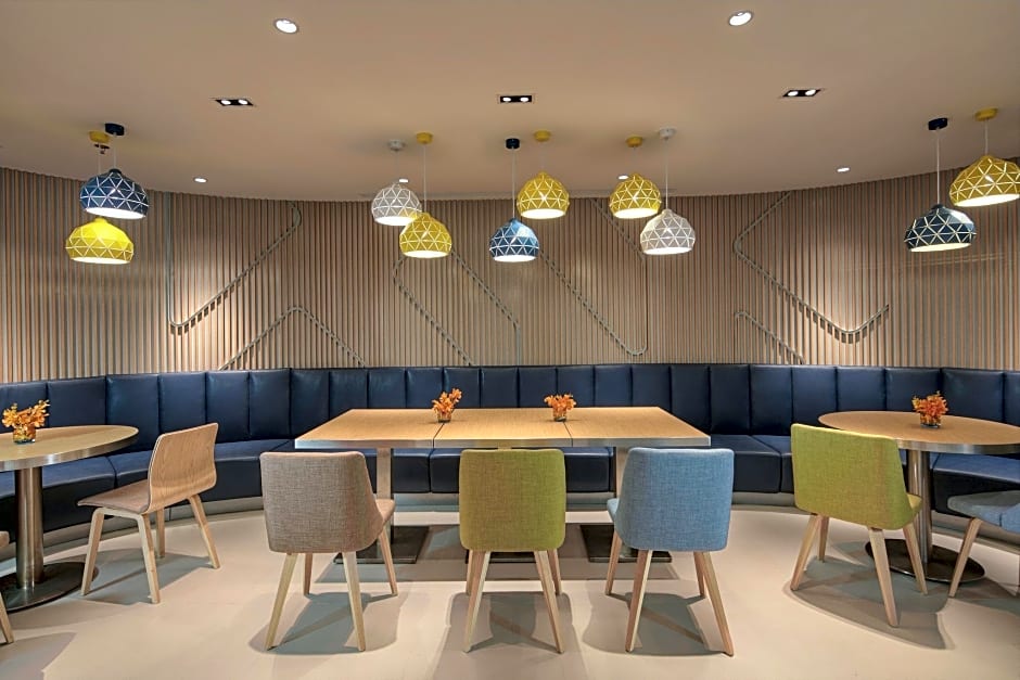 Holiday Inn Express Nantong Textile City By IHG