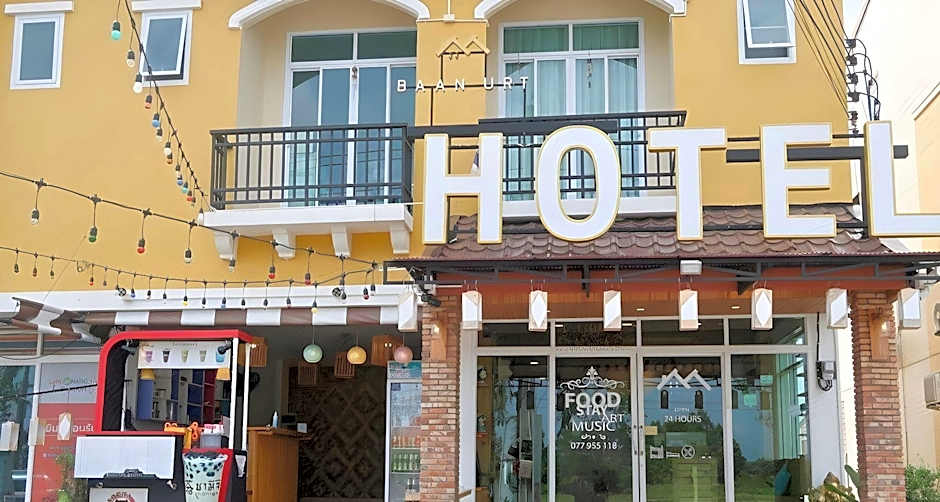 Baan URT Suratthani Airport Hotel
