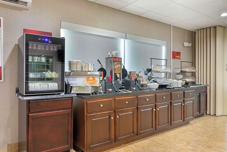 Best Western Plus Brunswick Inn & Suites