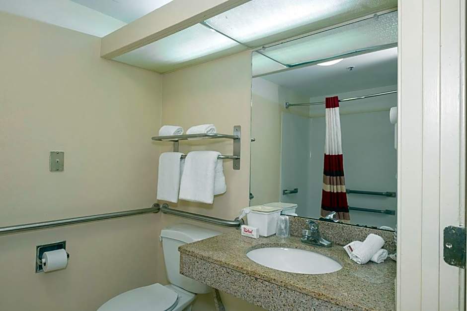 Red Roof Inn & Suites Newnan