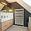 Huswell - Summer-house with sunny garden nearby beach